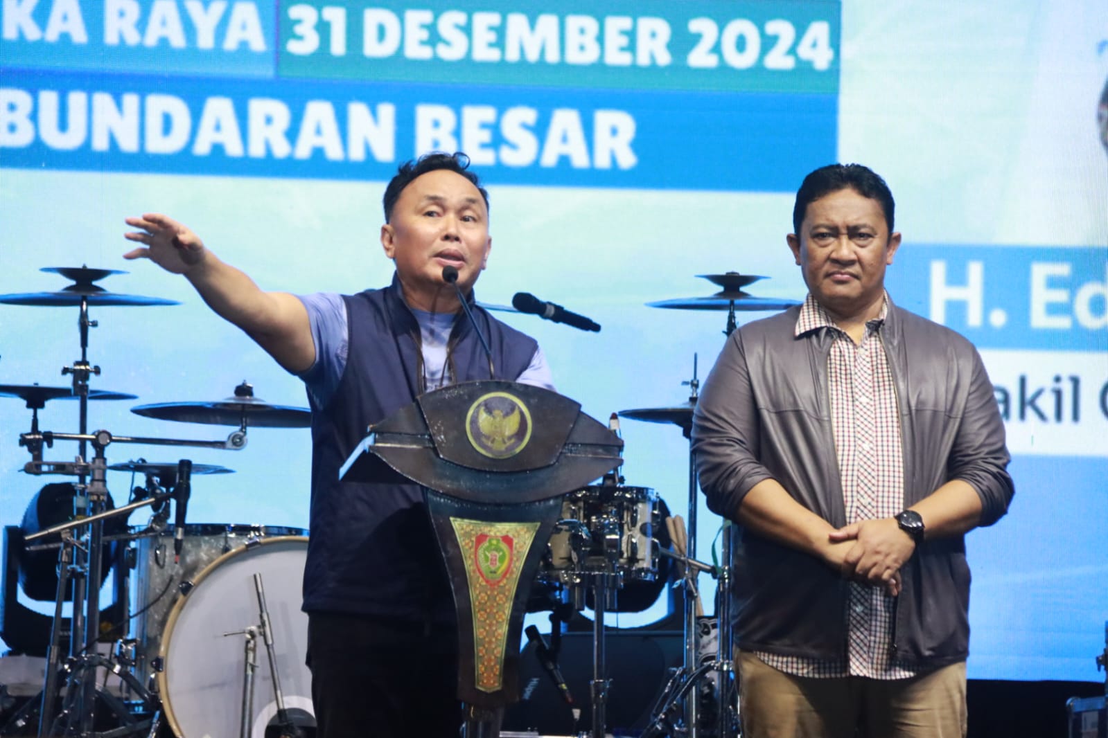 Penampilan Ahmad Dhani dan Mulan Jameela, Pukau Ribuan Masyarakat pada Malam Pergantian Tahun 2025