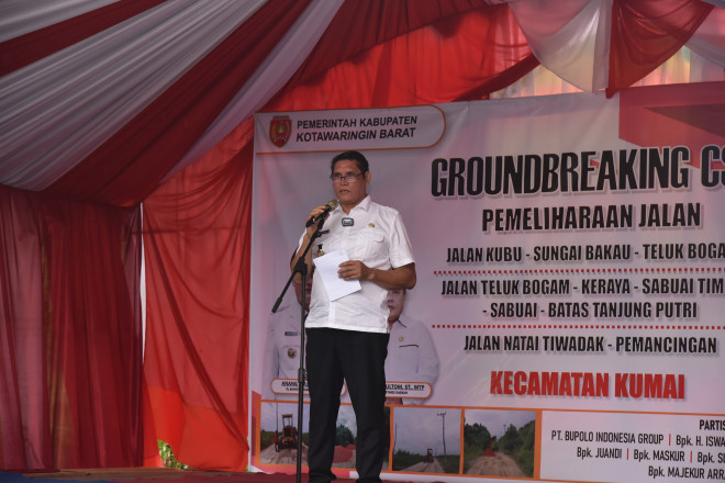 Pemkab Kobar Tingkatkan Pemeliharaan Jalan Pesisir Kumai melalui CSR Konsorsium