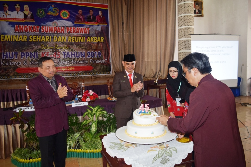 Reuni Akbar Dirangkai dengan Pengambilan Sumpah 538 Perawat