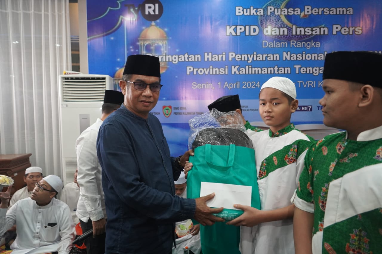 Mewakili Gubernur Kalteng, Kadis Kominfosantik Hadiri Buka Puasa Bersama dan Peringatan Hari Penyiaran Nasional ke-91 Tahun 2024