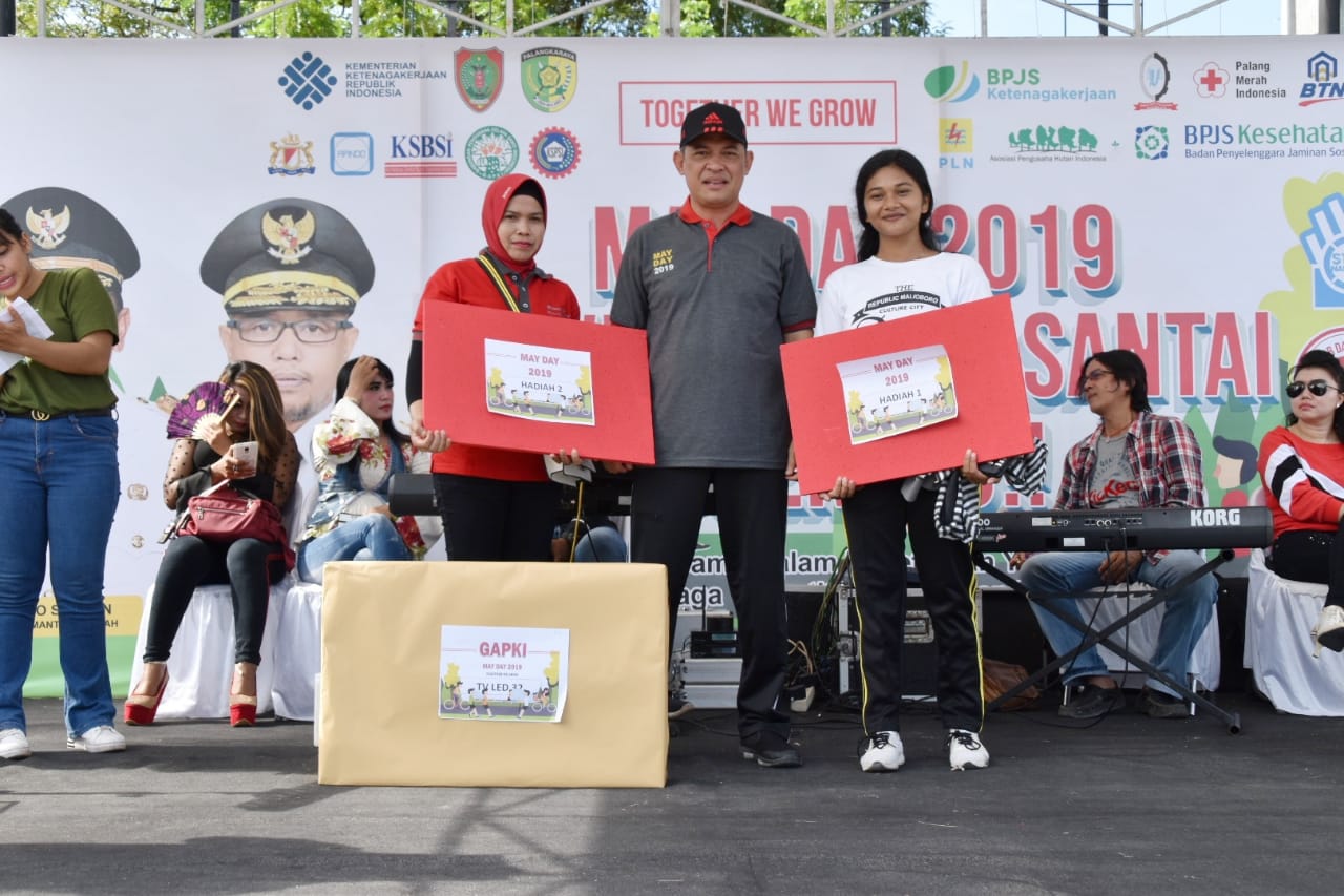 Sekda Kalteng Bersama 1.600 orang Ikuti Peringatan Hari Buruh Internasional (May Day) 2019