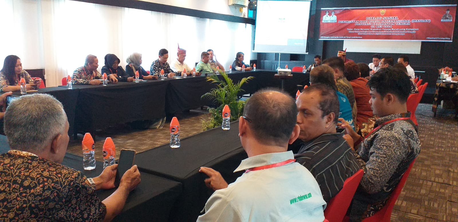 Disnakertrans Prov. Kalteng Peringati Mayday dengan Dialog Sosial