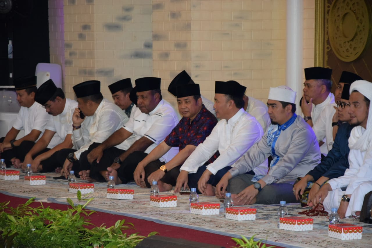 Gubernur Hadiri Acara Buka Puasa Bersama di Kediaman H. Abdul Rasyid AS