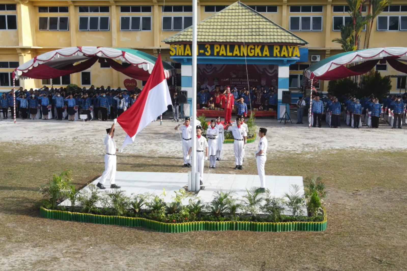 Sekda Kalteng H. Nuryakin Pimpin Upacara Harlah Pancasila lingkup Satuan Pendidikan SMA/ SMK Se Kota Palangka Raya