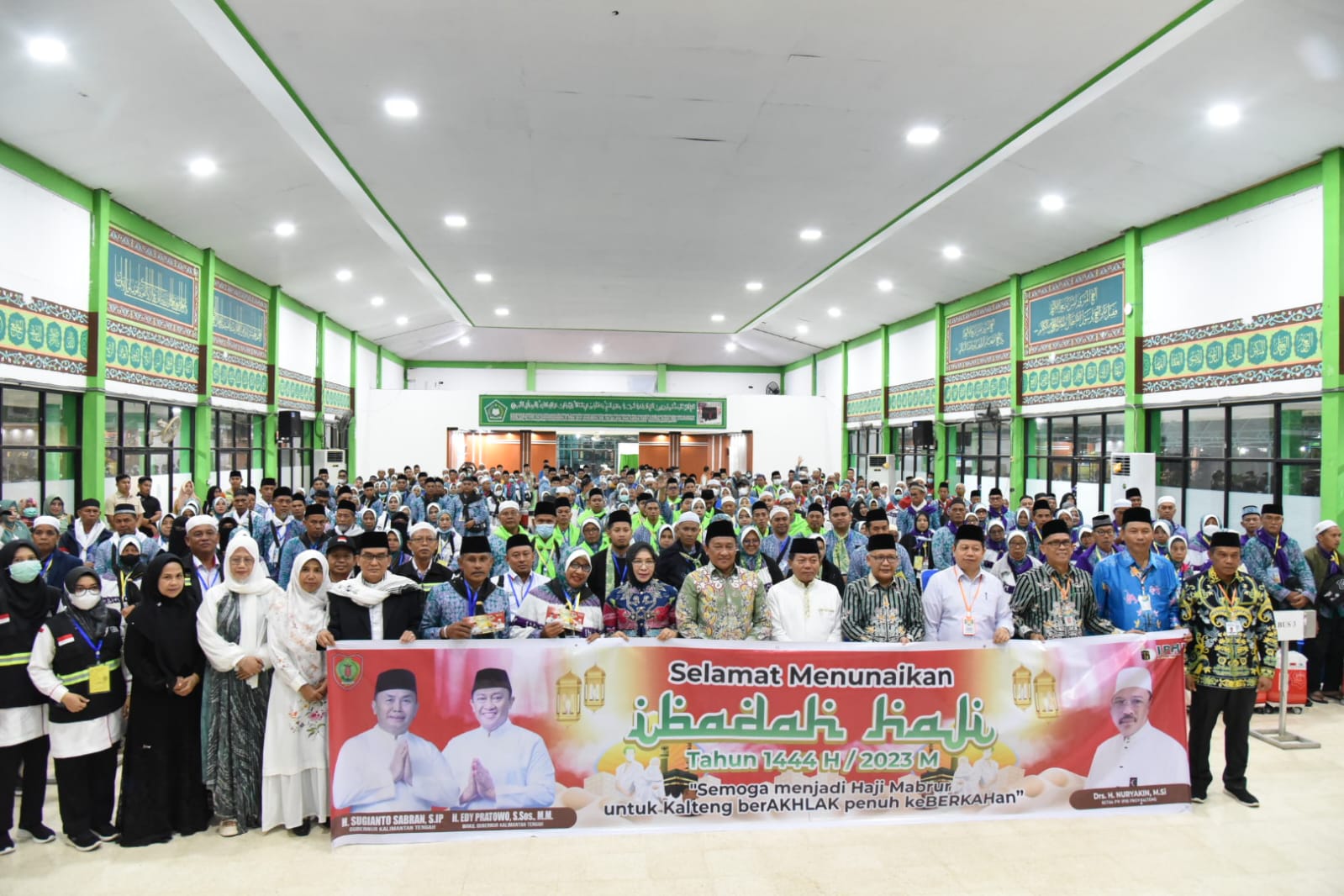 Wagub Edy Pratowo Lepas Jamaah Haji Kalteng Kloter 3 Embarkasi Banjarmasin Tahun 1444 H/2023 M