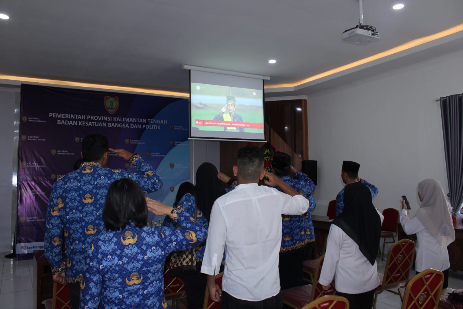 Badan Kesbangpol Prov. Kalteng ikuti Upacara Peringatan Hari Lahir Pancasila Tahun 2024 Secara Virtual
