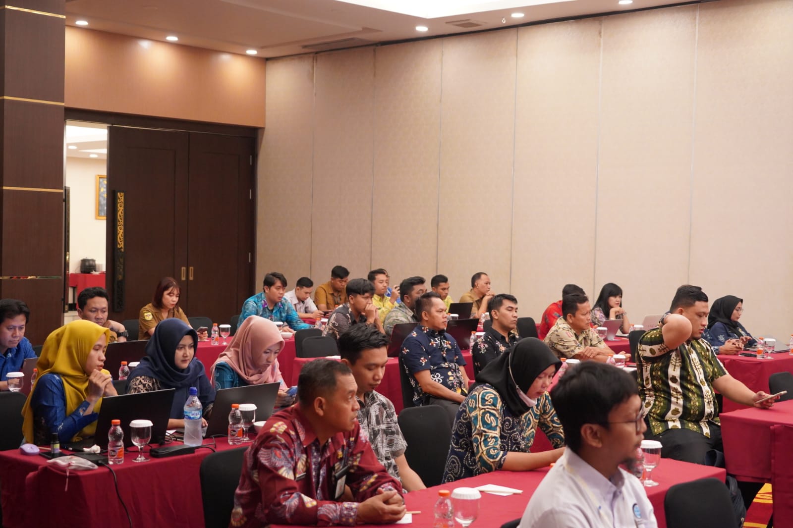 Mewakili Sekda Prov. Kalteng, Plh Asisten Pemkesra Buka Asistensi Teknis Pengolahan Data dan Penelaahan Nama Rupabumi pada SINAR Tahun 2024