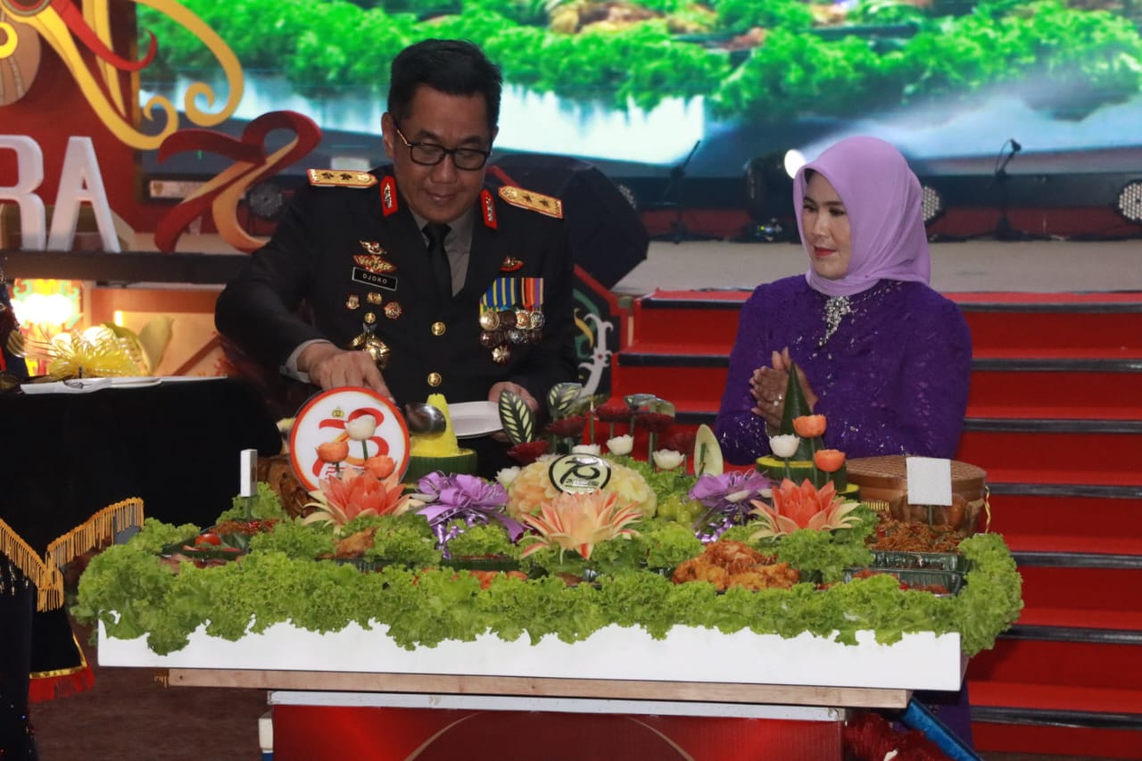 Gubernur Sugianto Sabran Hadiri Upacara dan Syukuran Hari Bhayangkara ke-78