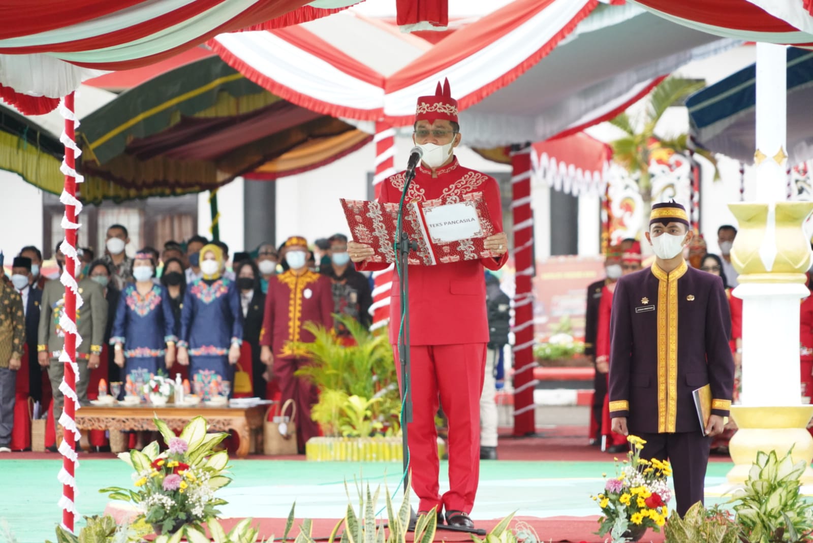 Sekda Kalteng Nuryakin Hadiri Langsung Upacara Peringatan Hari Jadi ke-20 Kabupaten Murung Raya