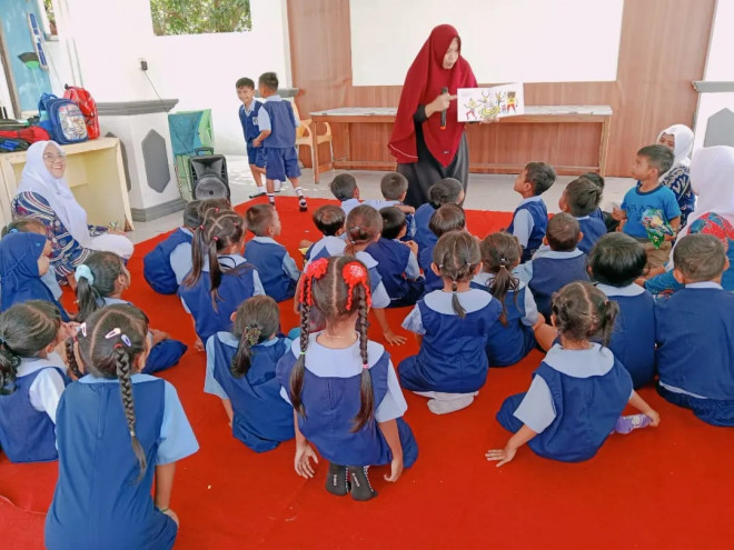 Dispursip Kobar Adakan Kegiatan Story Telling dan Kelas Berbagi bersama TK Harapan Mulia