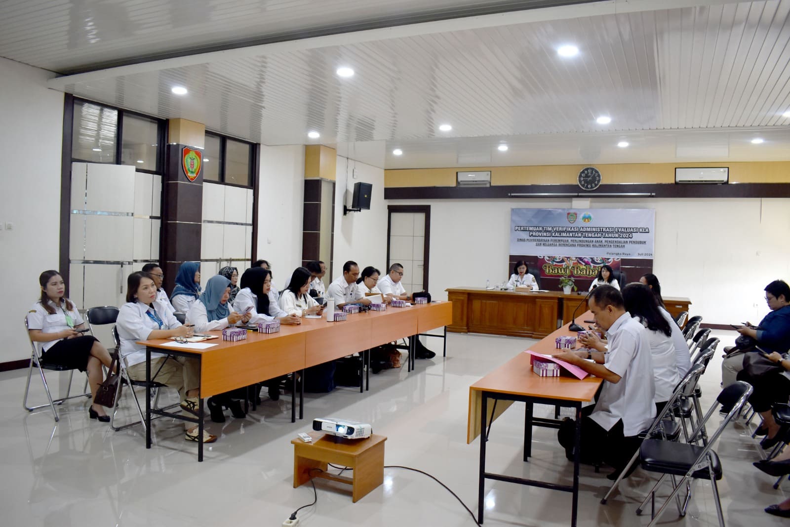 DP3APPKB Laksanakan Pertemuan Tim Verifikasi Administrasi Evaluasi KLA Provinsi Kalimantan Tengah Tahun 2024
