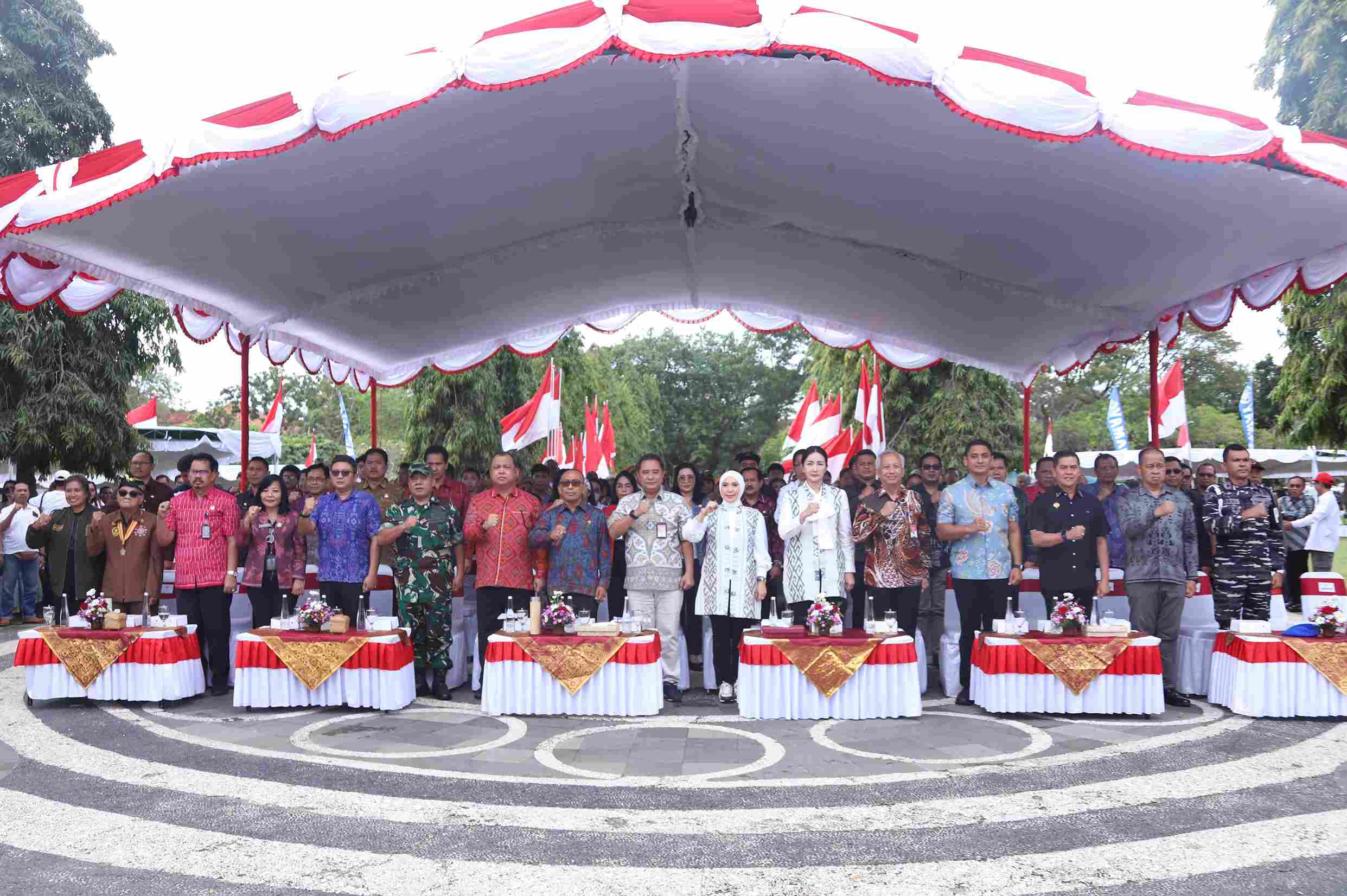 Kemendagri Imbau Masyarakat, Instansi Pemerintah, dan Swasta Kibarkan Bendera Merah Putih Selama Bulan Agustus