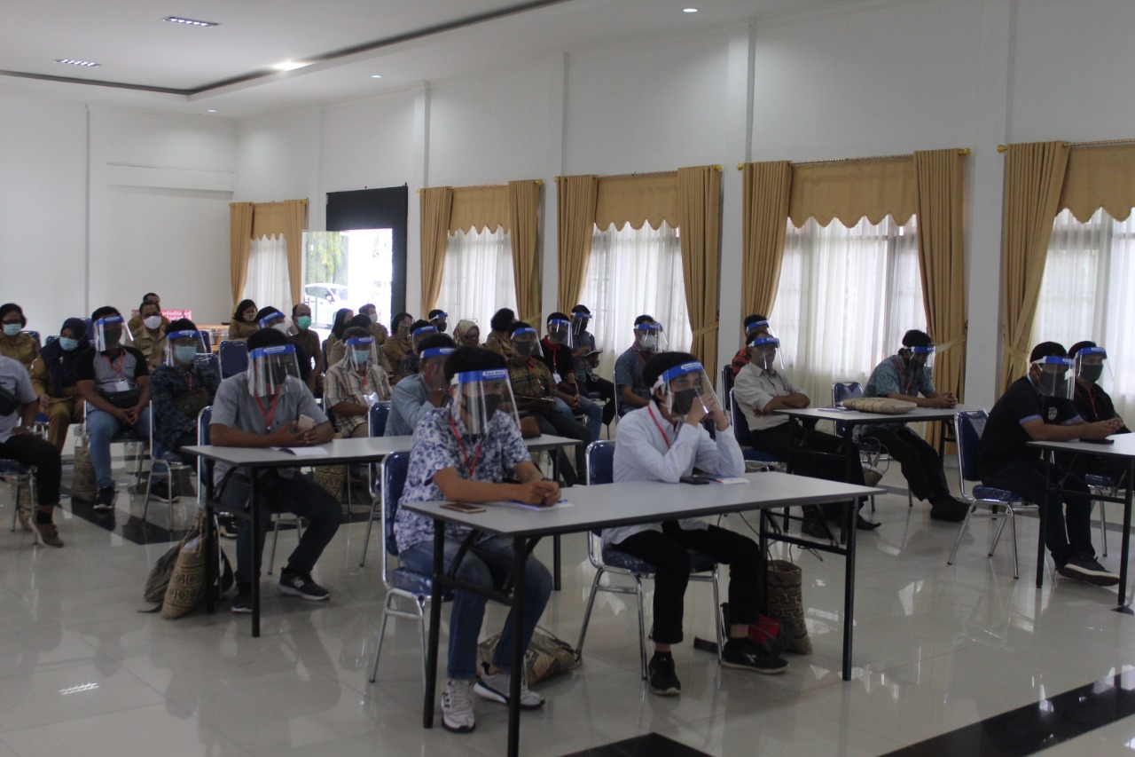 Dinas Perdagangan dan Perindustrian Kalteng Gelar Bimtek Diversifikasi Produk Limbah Kayu IKM yang Terdampak Covid-19
