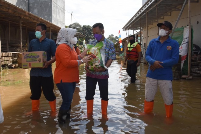 Pemprov Salurkan Bansos Dampak Banjir di Kalteng