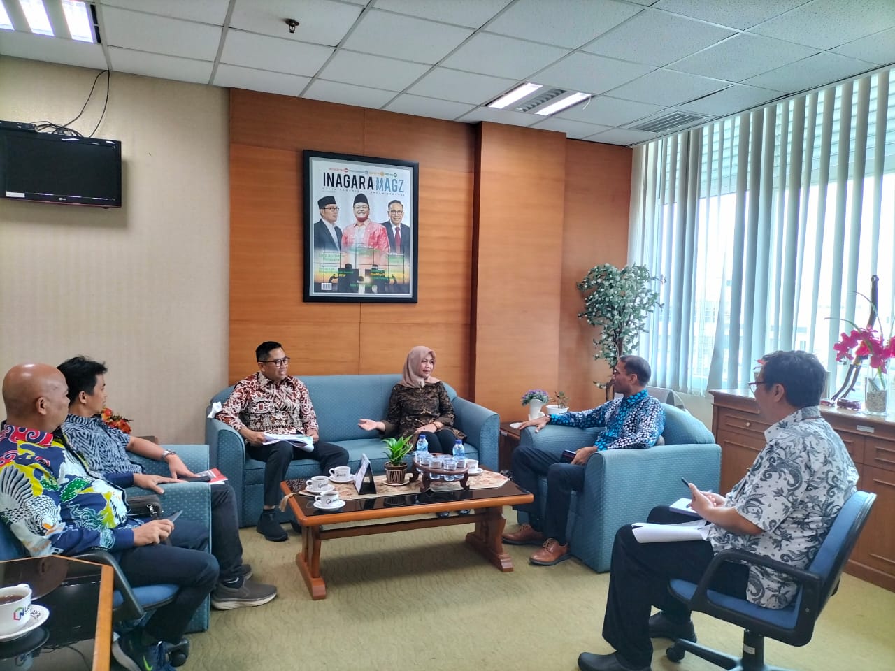 Asisten Perekonomian dan Pembangunan bersama Kepala Bappedalitbang Kunjungi Laboratorium Inovasi LAN RI