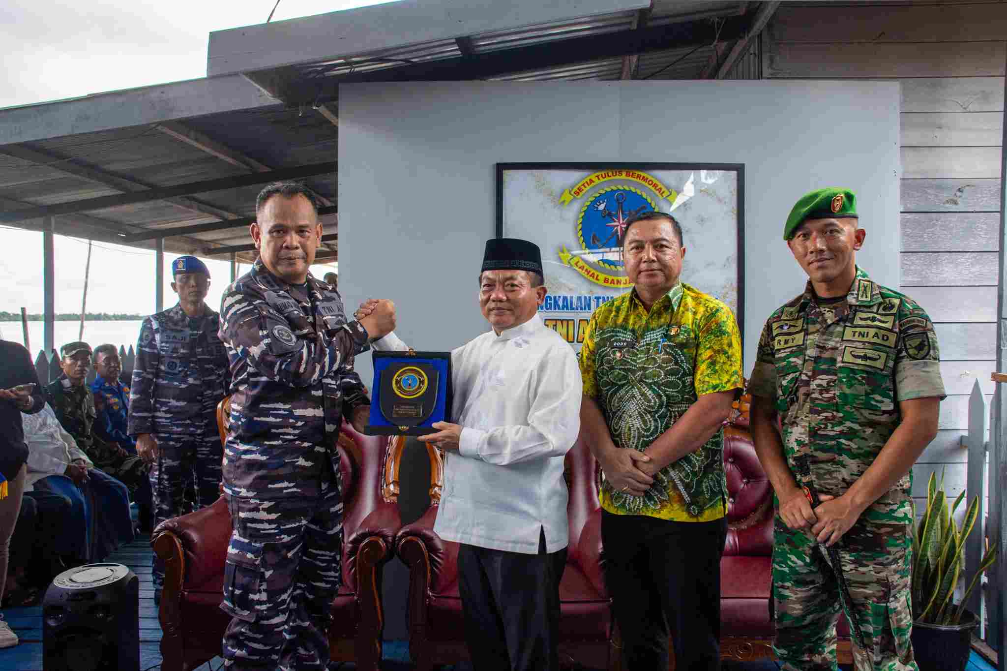 Bupati Kapuas Apresiasi Bakti Sosial HUT ke-80 TNI AL dan Dukung Pembangunan Waterfront City