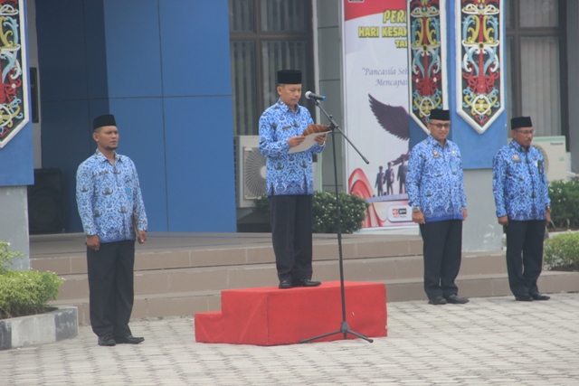 Upacara Hari Kesaktian Pancasila dengan tema â€œPancasila Sebagai landasan Kerja Mencapai Prestasi Bangsaâ€ di Kantor Wilayah berlangsung hikmat 