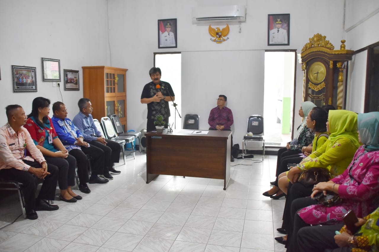 Kementerian PPPA Serahkan Sejumlah Bantuan Dalam Upaya Perlindungan Anak Korban Bencana Karhutla di Kalteng