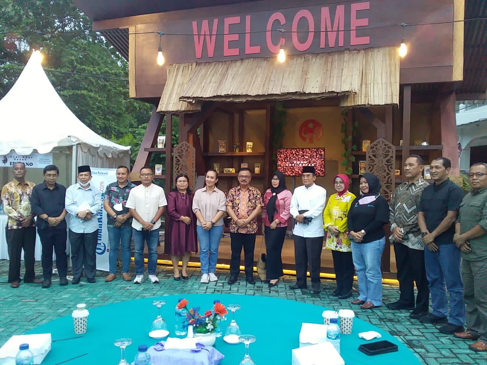 Sahli Herson B Aden Resmi Buka Festival Kopi Dayak Kalteng 2022