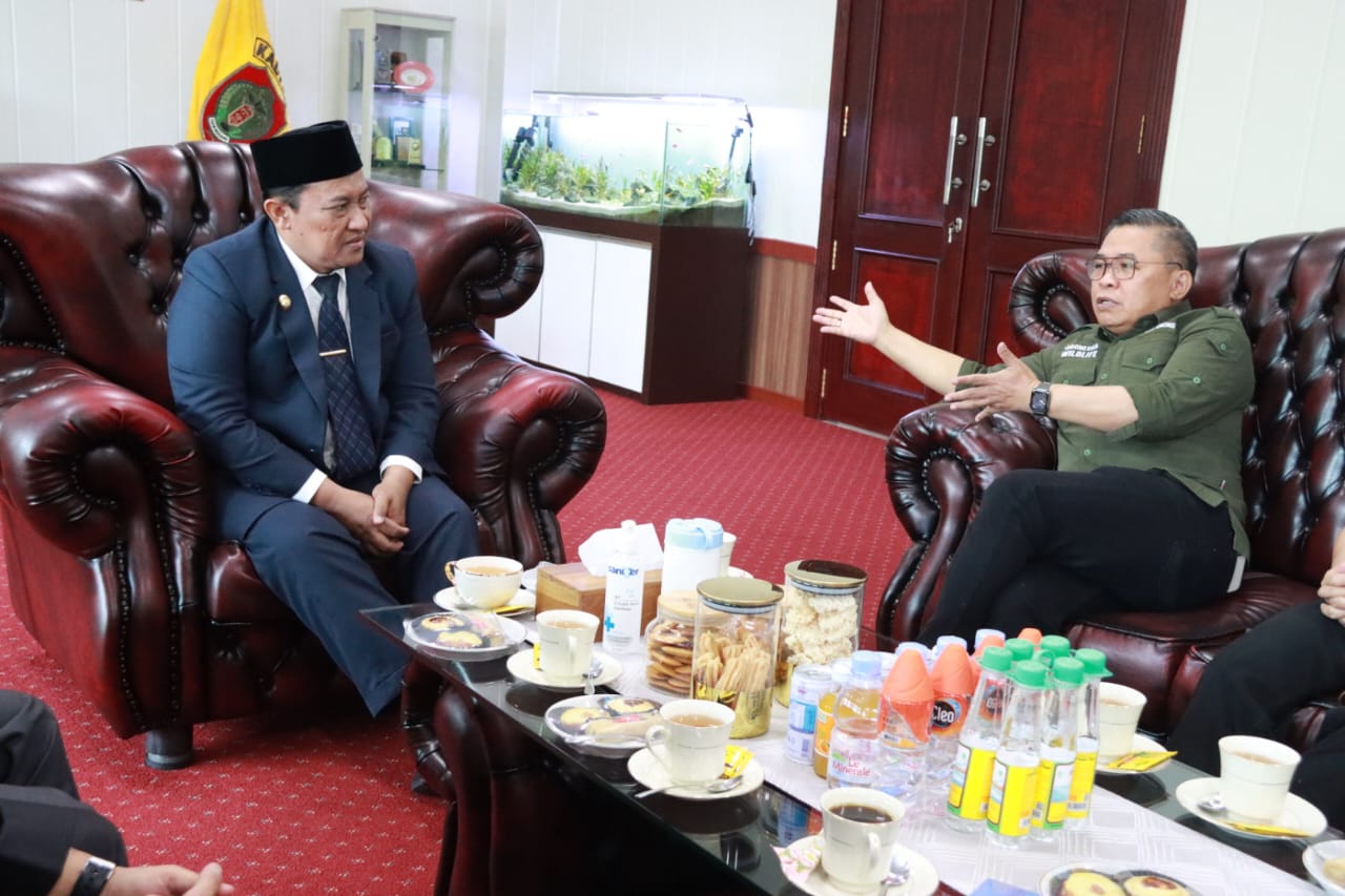 Wamen LHK Bersama Wagub Kalteng Bahas Upaya Lanjutan Penanganan Karhutla