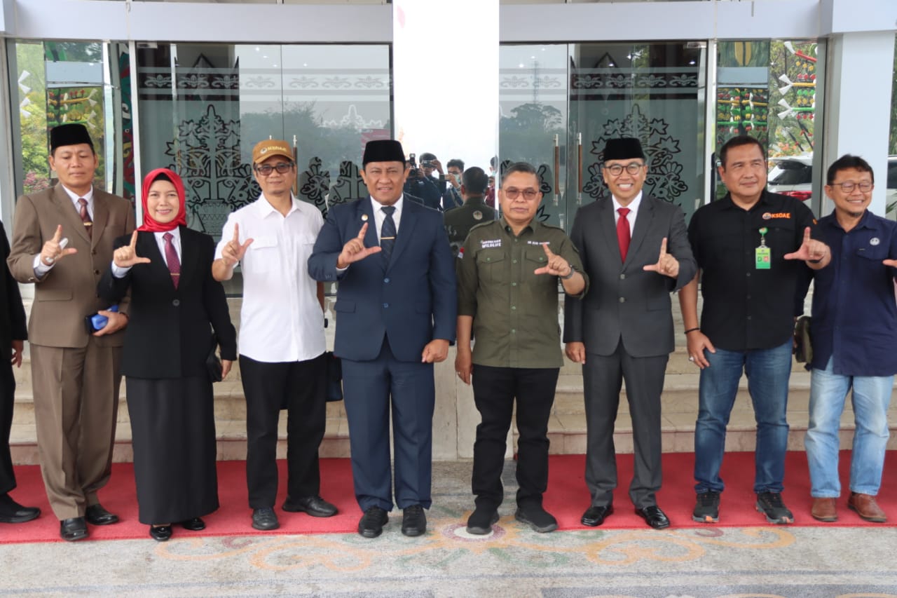Wamen LHK Bersama Wagub Kalteng Bahas Upaya Lanjutan Penanganan Karhutla