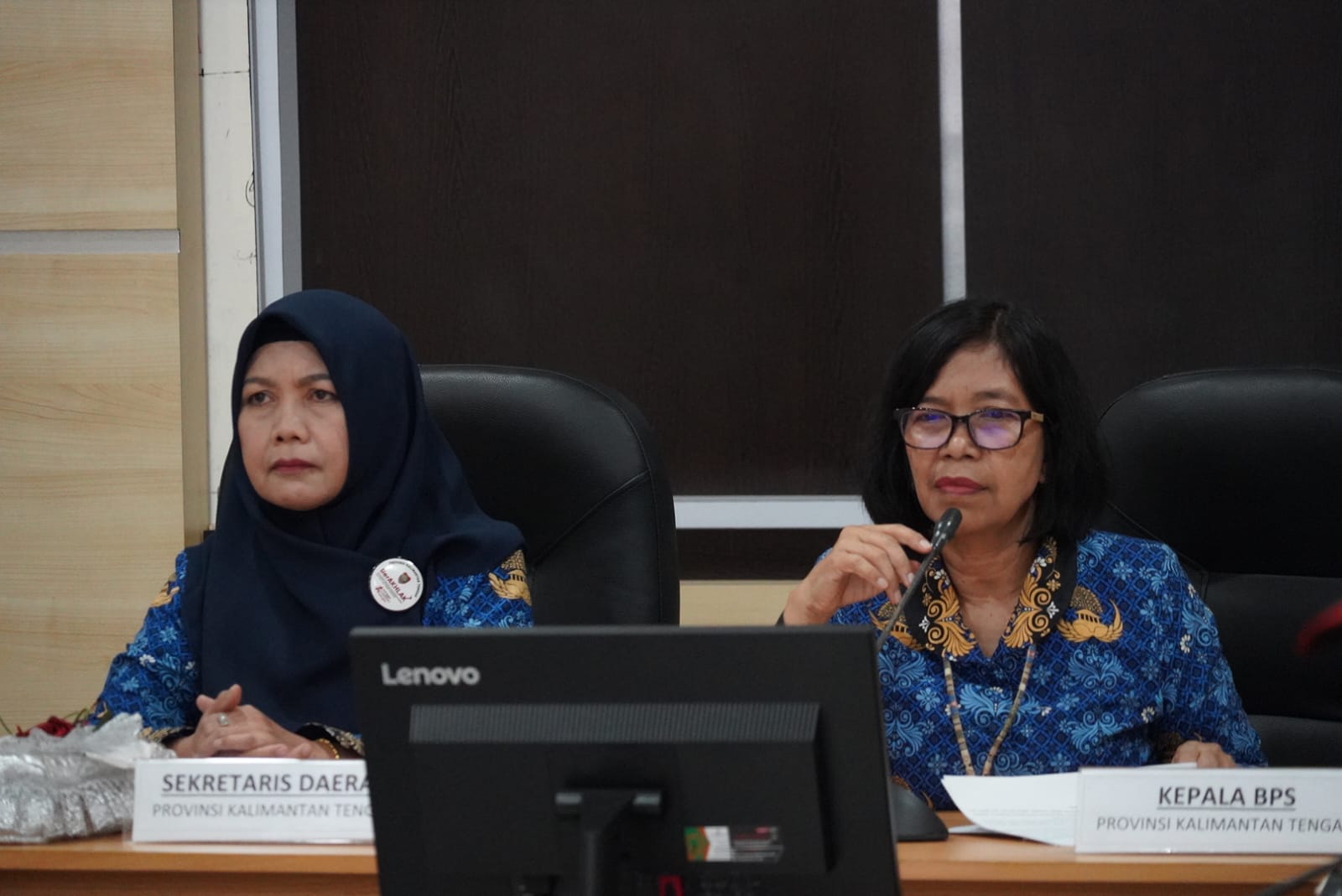 Asisten Ekbang Sri Widanarni Hadiri Konferensi Pers Berita Resmi Statistik BPS Provinsi Kalteng Per September 2024