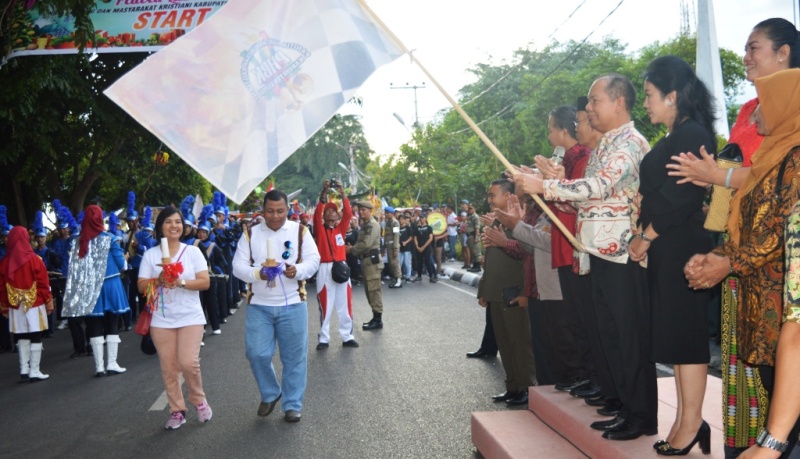 Ribuan Masyarakat Kapuas Ikuti Pawai Lilin