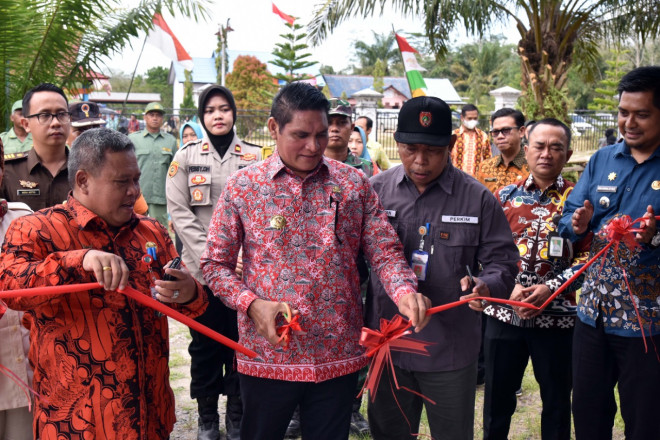 Pj Bupati Kobar Resmikan Rumah Program BSRS dan RTLH