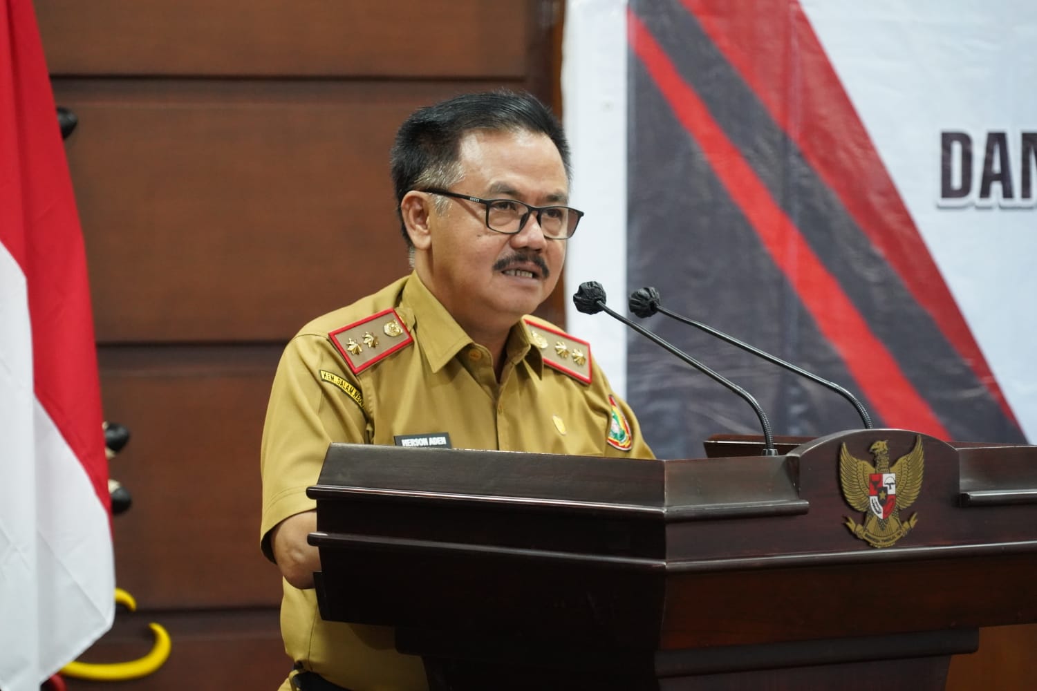 Sahli Gubernur Herson B. Aden Buka Rakor Pemantauan Orang Asing dan Lembaga Asing di Provinsi Kalteng