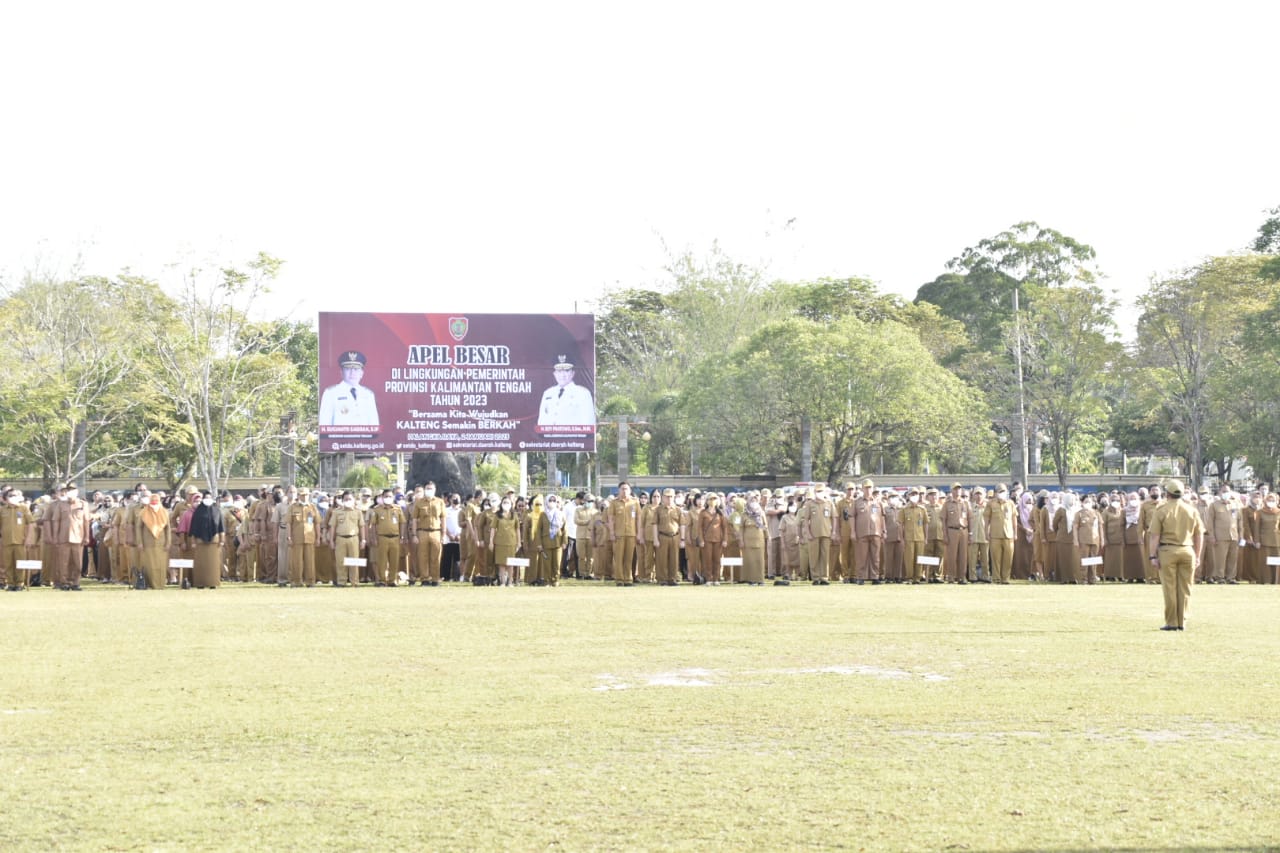 Tingkatkan Disiplin dan Kinerja, ASN dan Pegawai Kontrak Pemprov. Kalteng Laksanakan Apel Besar