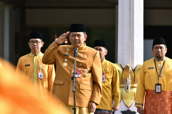 Hari Pertama Kerja 2025, Pj Bupati Budi Santosa Pimpin Apel Pagi