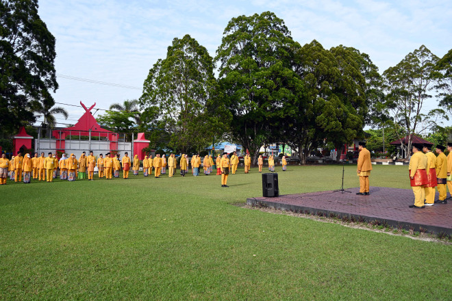 Hari Pertama Kerja 2025, Pj Bupati Budi Santosa Pimpin Apel Pagi