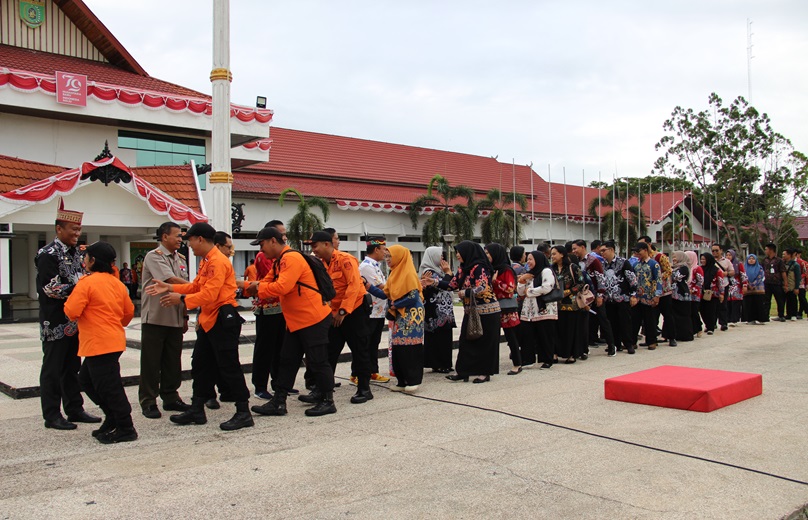 Tingkatkan Kinerja ASN, Pemkab Barsel Gelar Apel Awal Tahun 2025