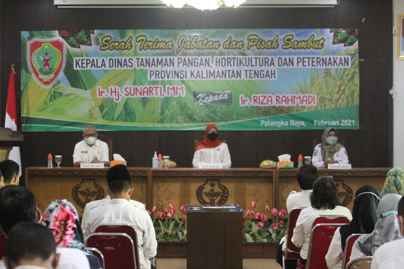 Asisten Adum Lies Fahimah Hadiri Sertijab dan Lepas Sambut Kepala Dinas TPHP
