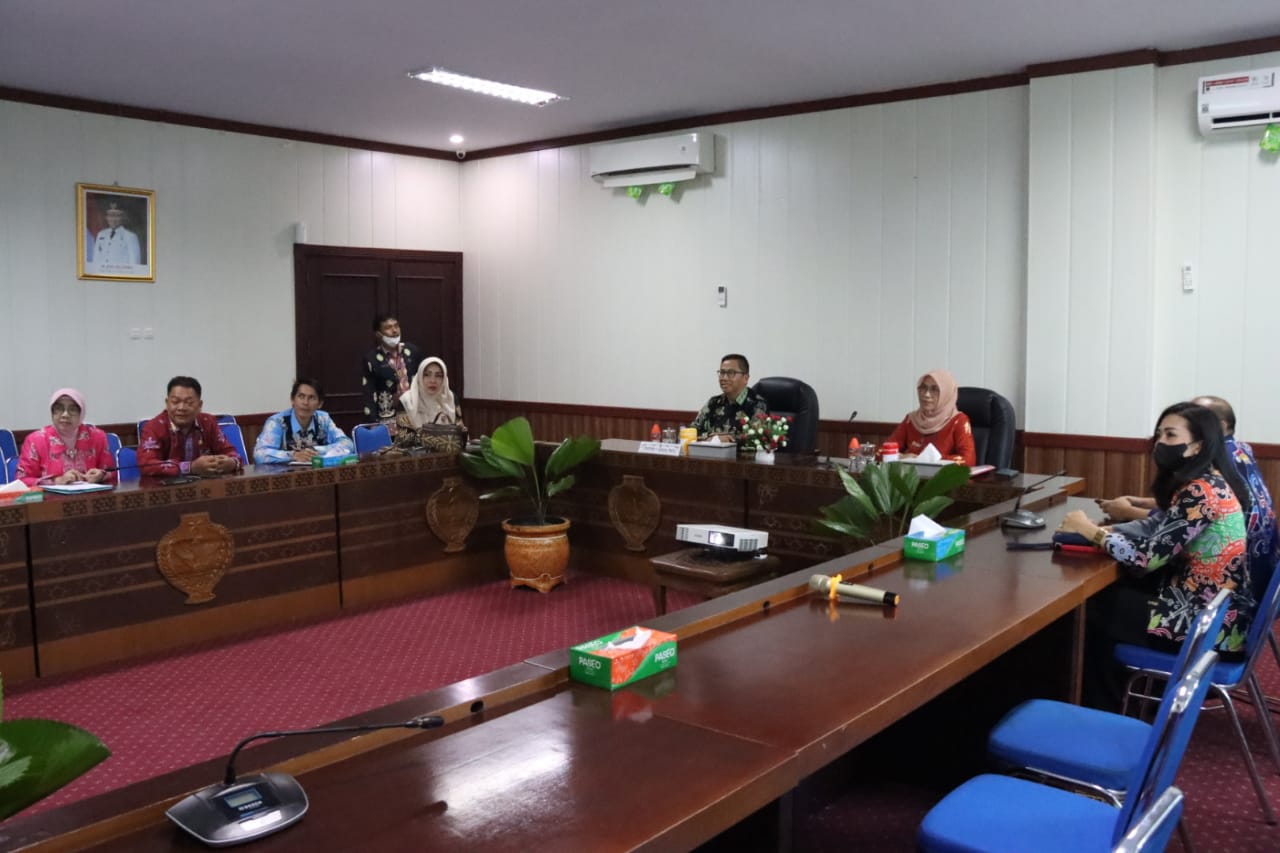 Asisten Ekobang Leonard S. Ampung Hadiri Rakor Pelaksanaan Gernas BBI 2023 secara Virtual