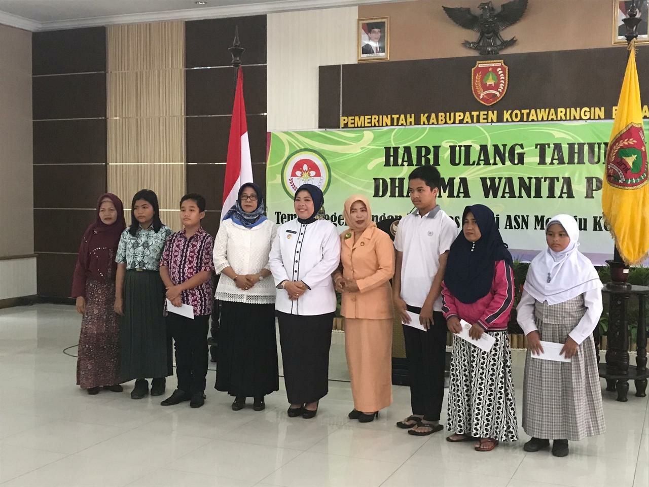 Peringati HUT ke-18, DWP Kobar Berikan Santunan ke Panti Asuhan