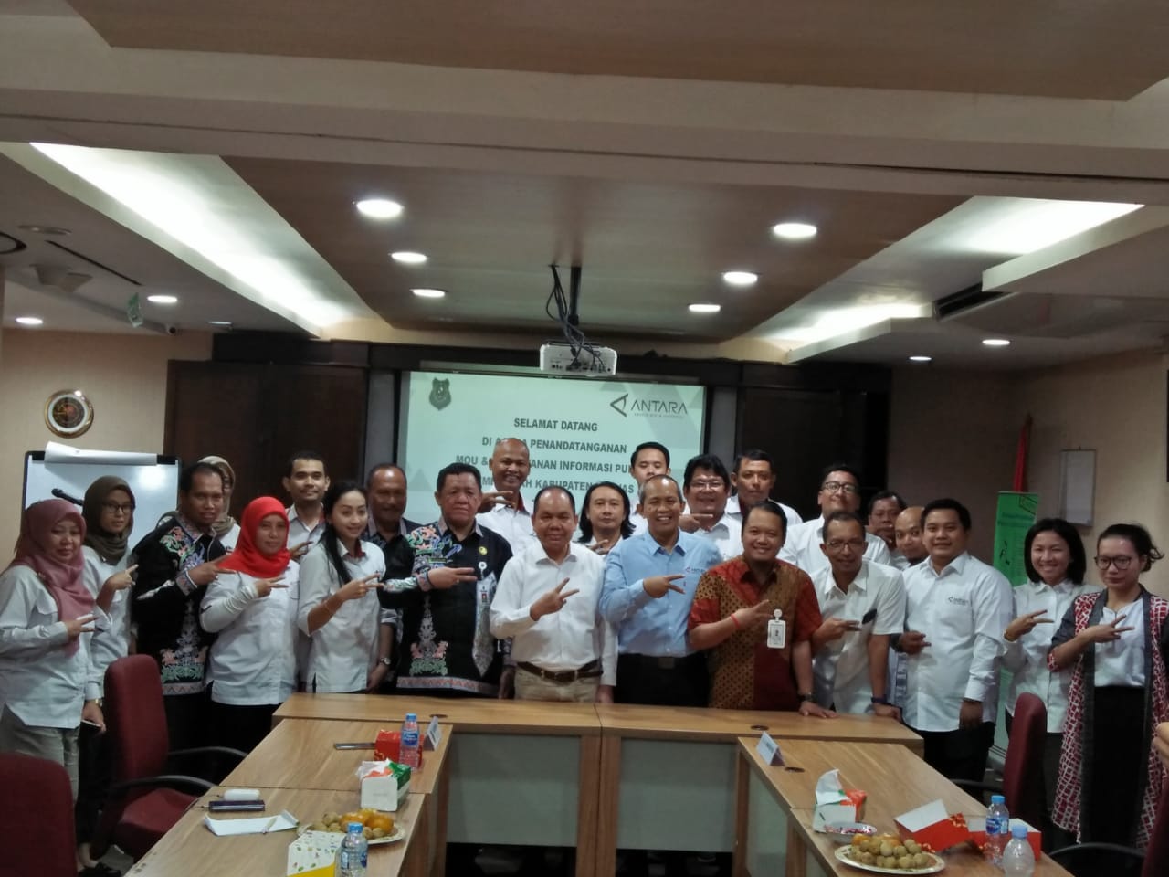 Bupati Kapuas Tandatangani MoU dengan Perum LKBN Antara