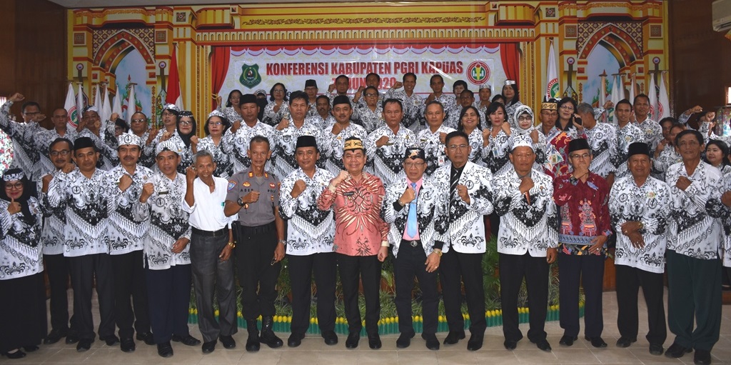 Konferensi  PGRI Tingkat Kabupaten Kapuas Resmi di Buka