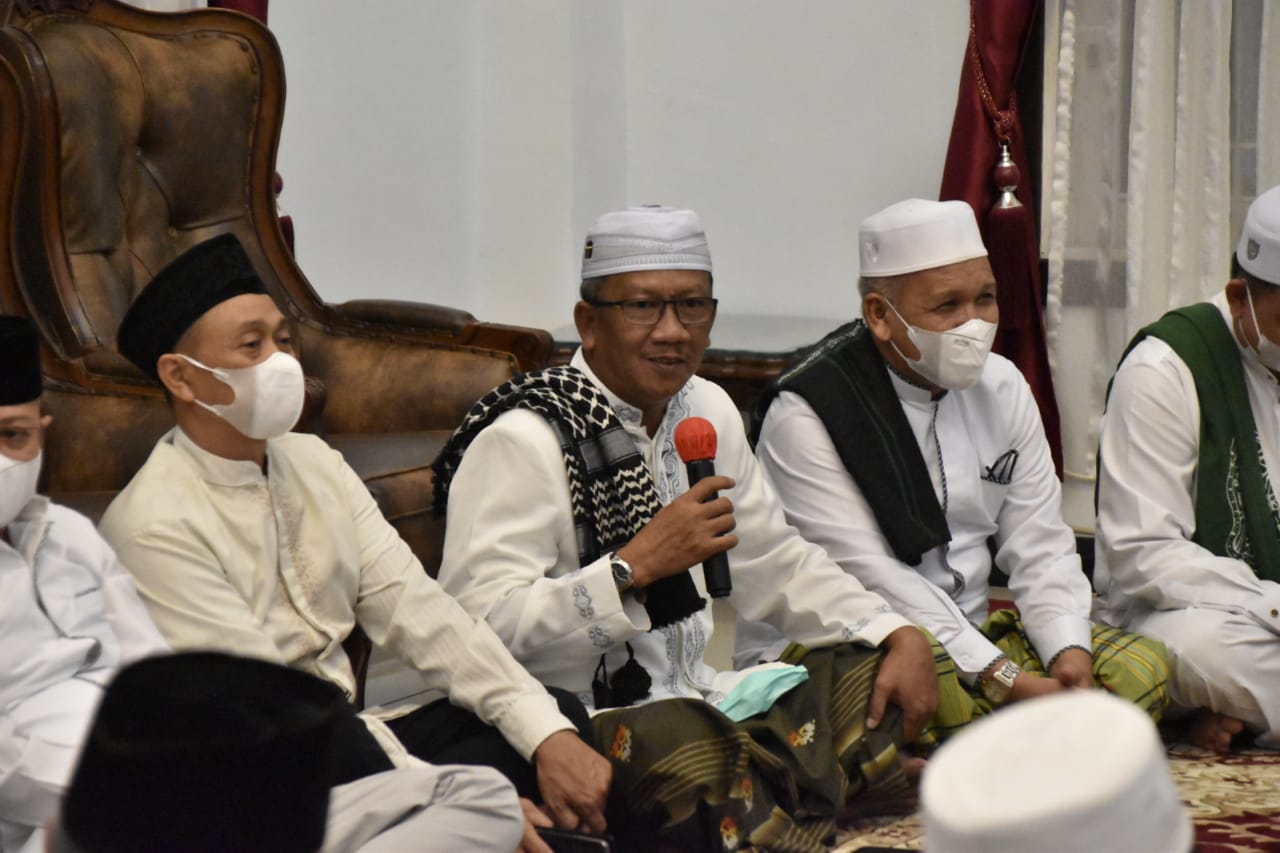 Salat Hajat awali Peringatan Puncak Isra Miraj Pemprov Kalteng