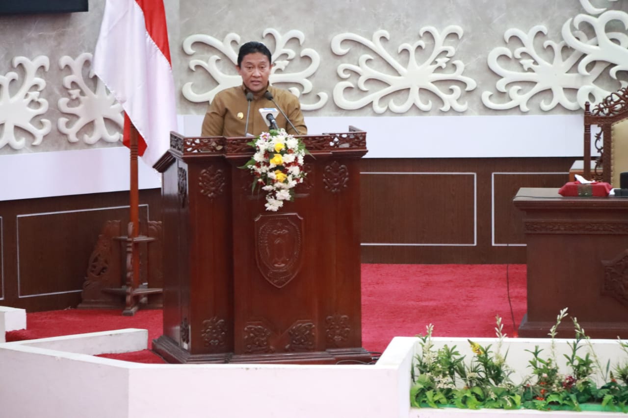 Wagub Edy Pratowo Sampaikan Pendapat Akhir/ Pidato Gubernur terhadap Tiga Raperda Provinsi Kalteng