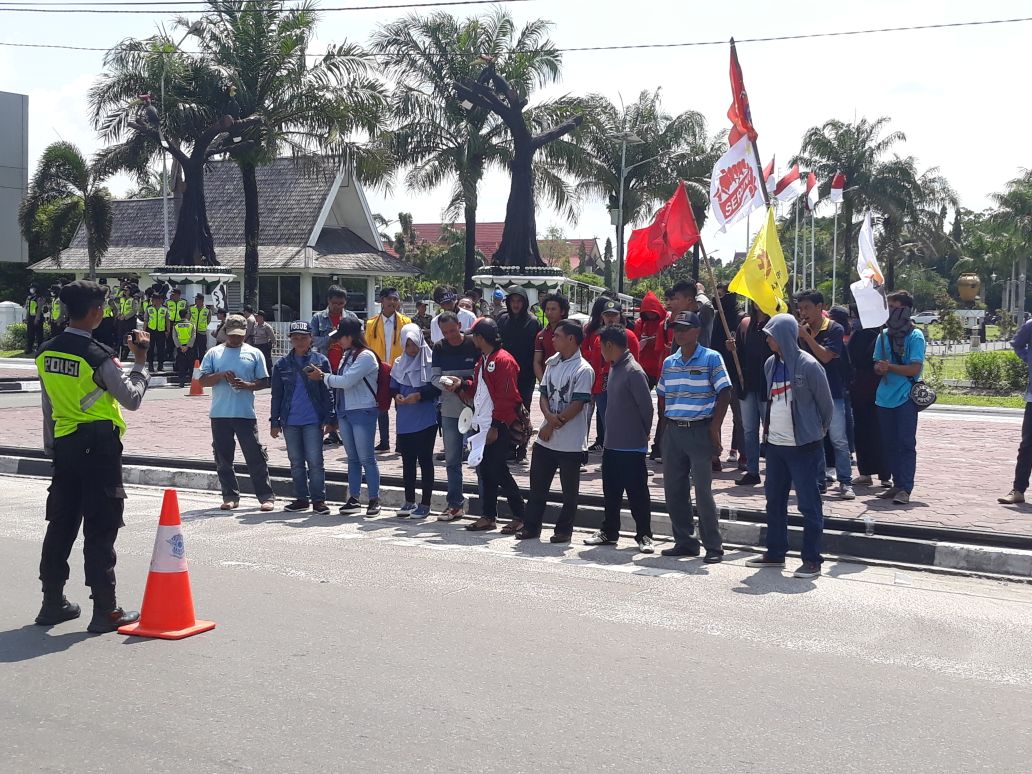Peringati Hari Buruh, Mahasiswa dan Buruh Gelar Aksi Damai