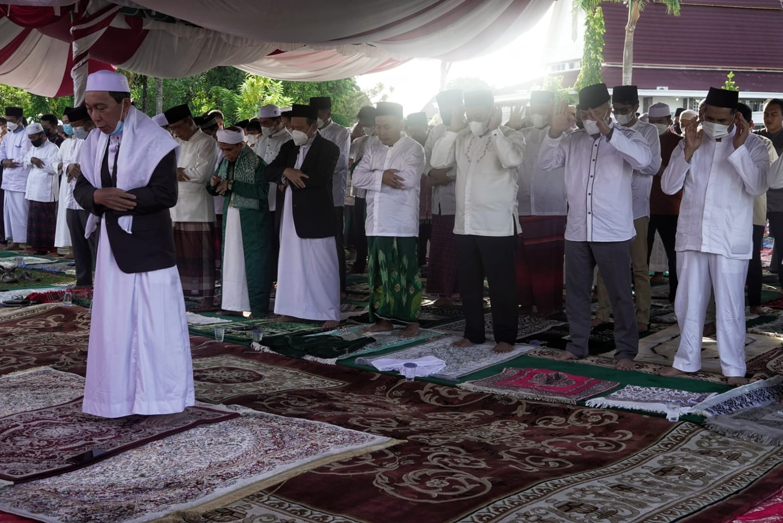 Gubernur Kalteng Ikuti Salat Ied 1 Syawal 1443 H/ 2 Mei 2022 M di Istana Isen Mulang Palangka Raya