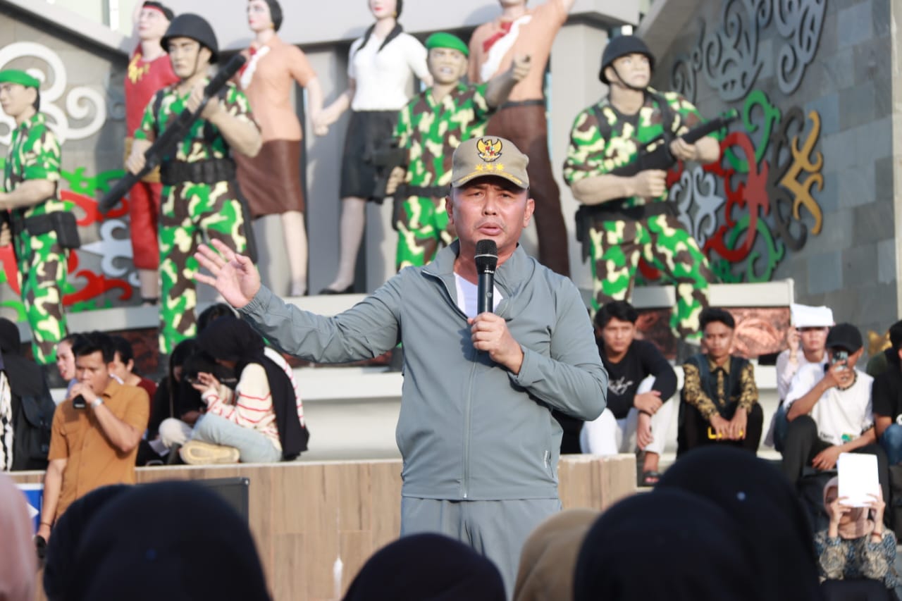 Maknai Hardiknas, Gubernur Kalteng Gratiskan Pasar Murah Untuk Mahasiswa