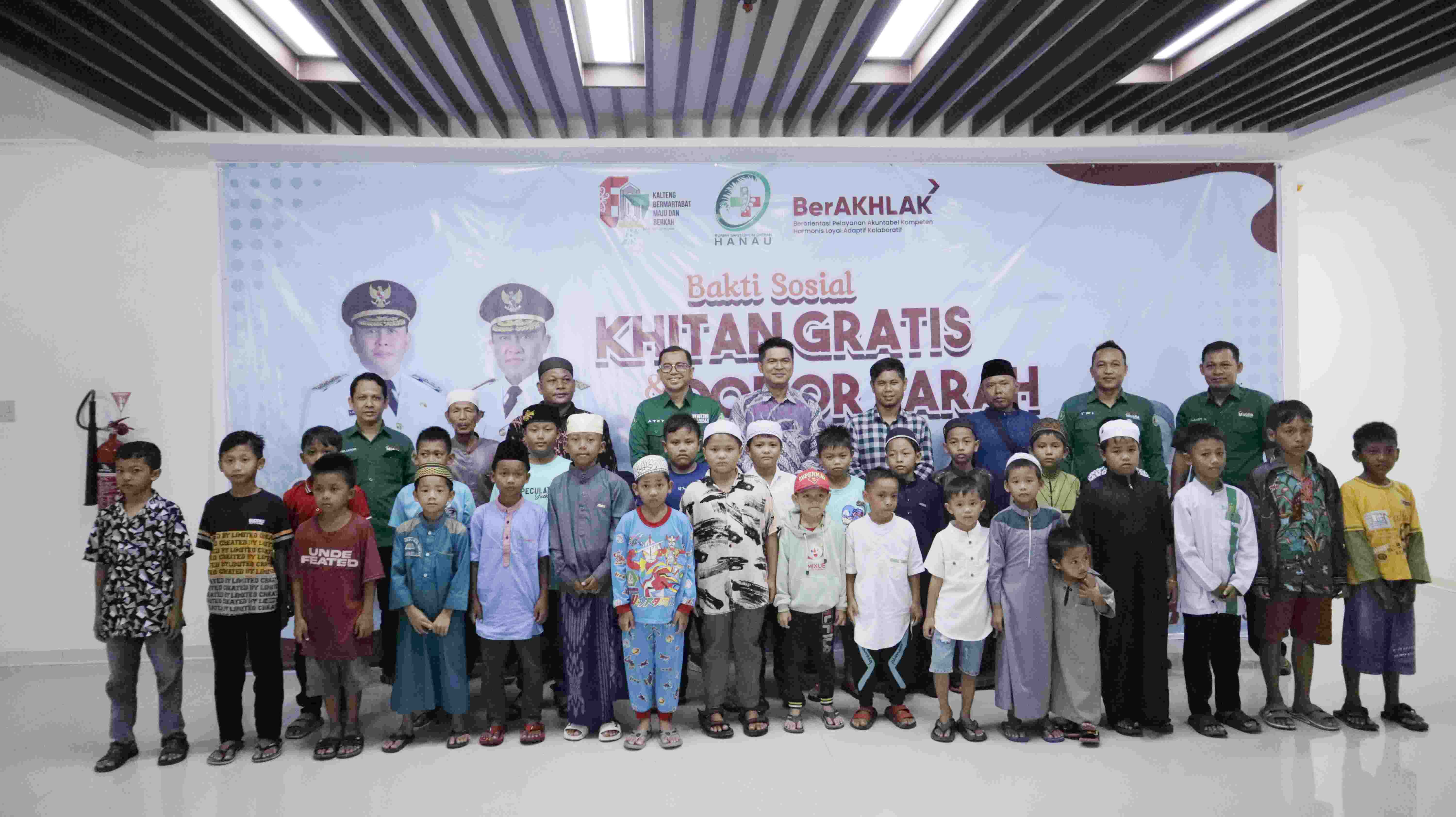 Sambut HUT Kalteng ke-67, UPT RSUD Hanau Gelar Khitan Gratis dan Donor Darah