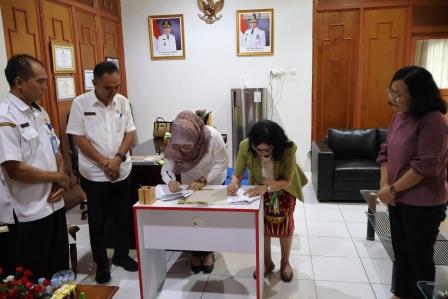 Perkuat Tata Kelola Arsip Kalteng, Kadispursip Nunu Andriani Tanda Tangani Kerja Sama Dengan LPPM UPR