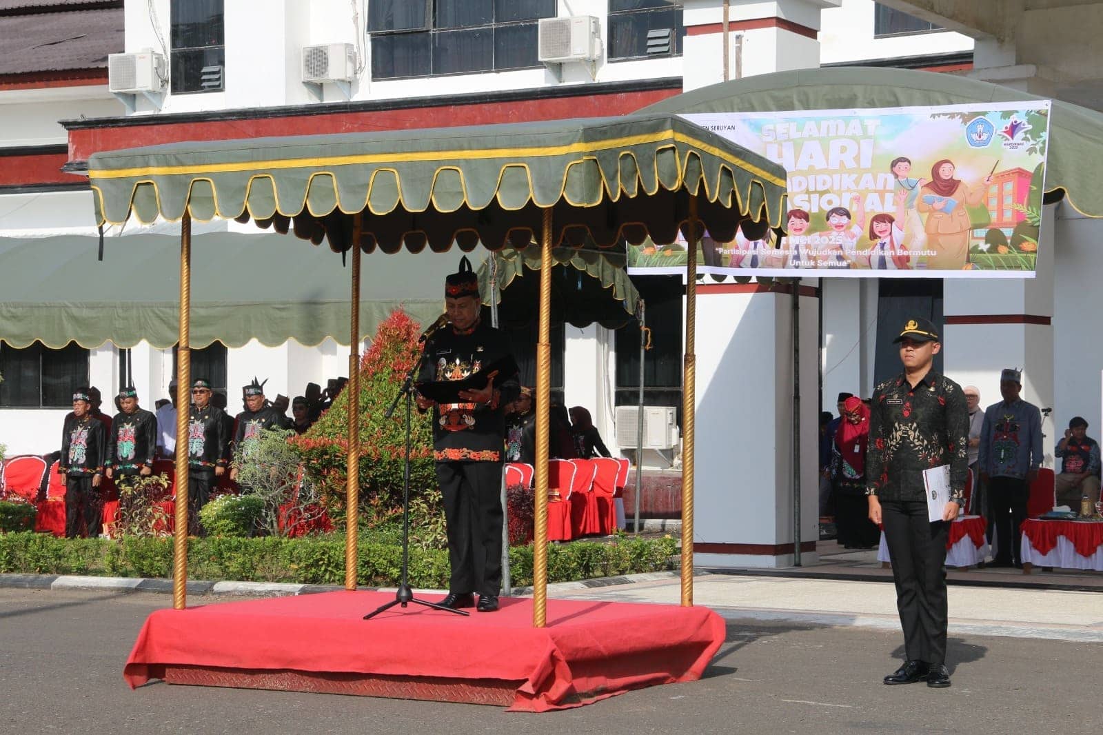 Wakil Bupati Seruyan Pimpin Upacara Peringatan Hardiknas 2025