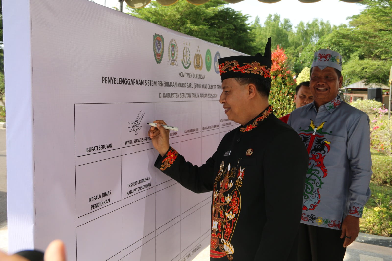 Wakil Bupati Seruyan Pimpin Upacara Peringatan Hardiknas 2025