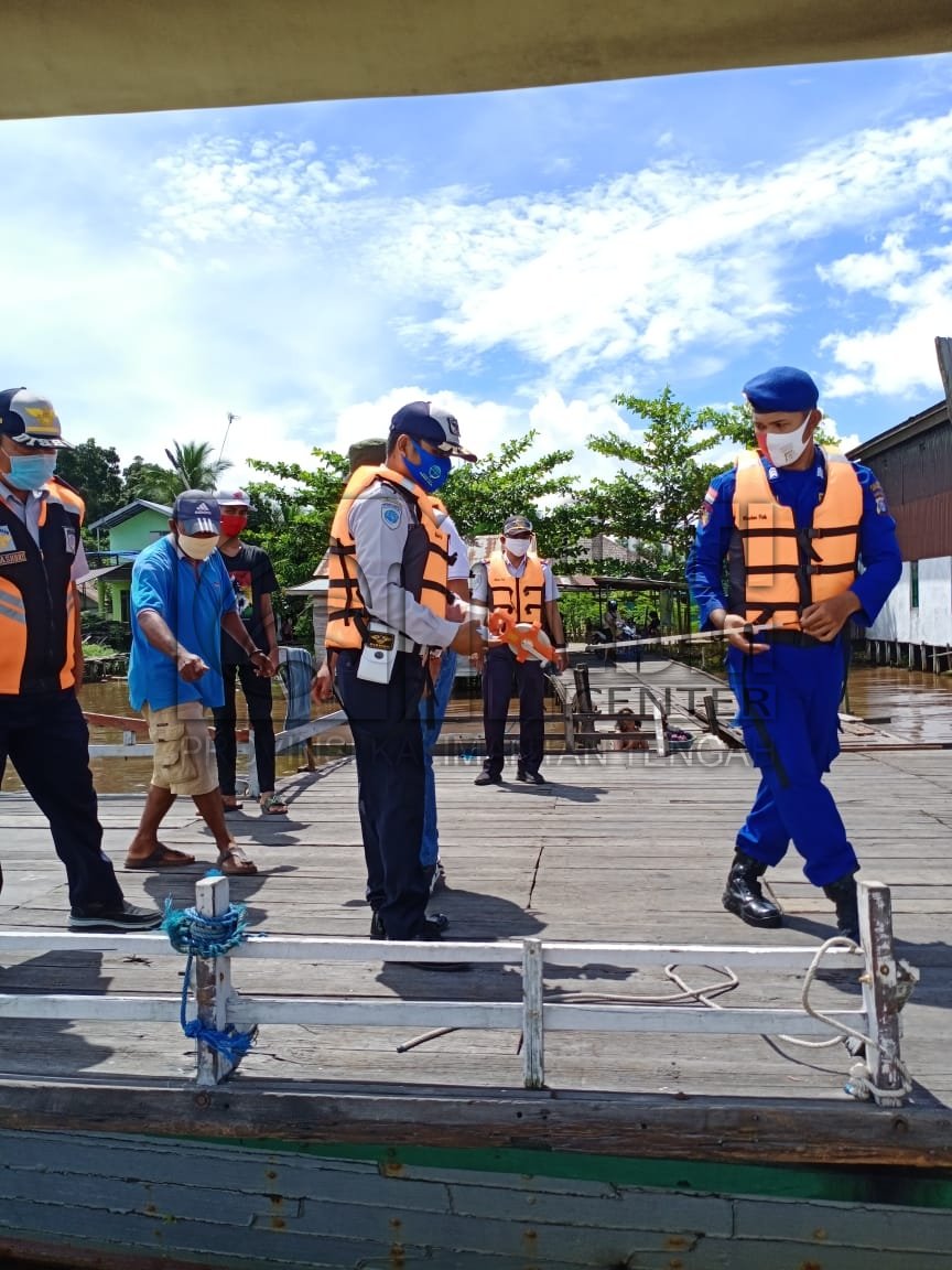 Persiapan PSBB, Dishub dan Polair Polres Kapuas Cek Kapal Fery