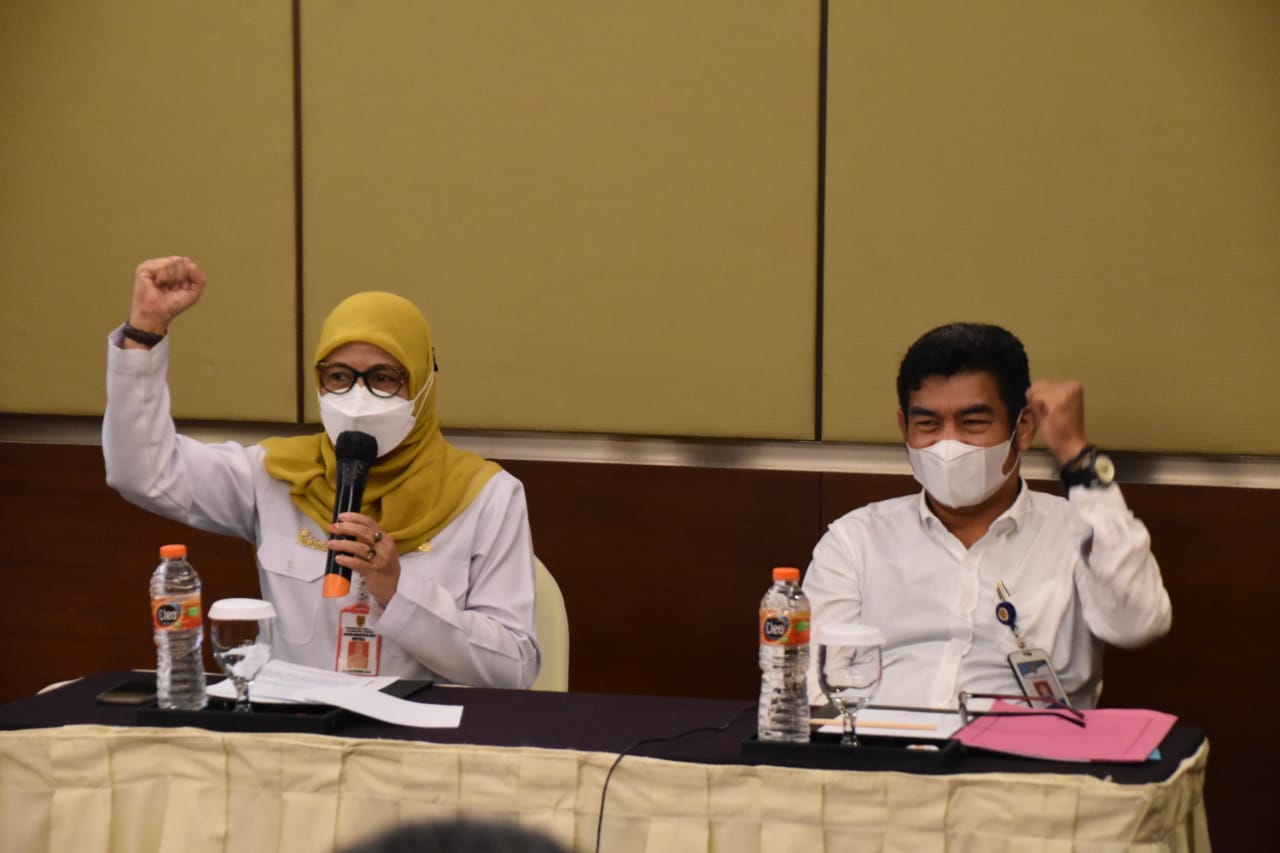 Asisten Administrasi Umum Setda Kalteng Membuka Sosialisasi Sertifikasi dan Kebijakan Pemantauan dan Pengendalian Produk Keamanan Siber dan Sandi
