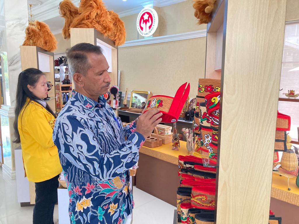 Omzet Central Borneo Souvenir Terus Meningkat